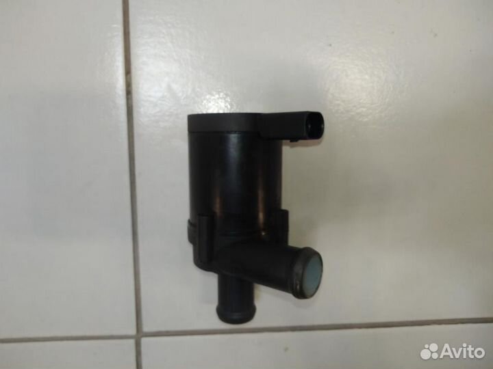 Насос водяной дополнительный Volkswagen Passat CC