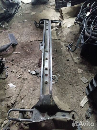 Балка под радиатор Volkswagen Passat B3