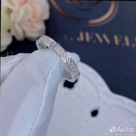 Кольцо Cartier Love, маленькая модель 0,1ct