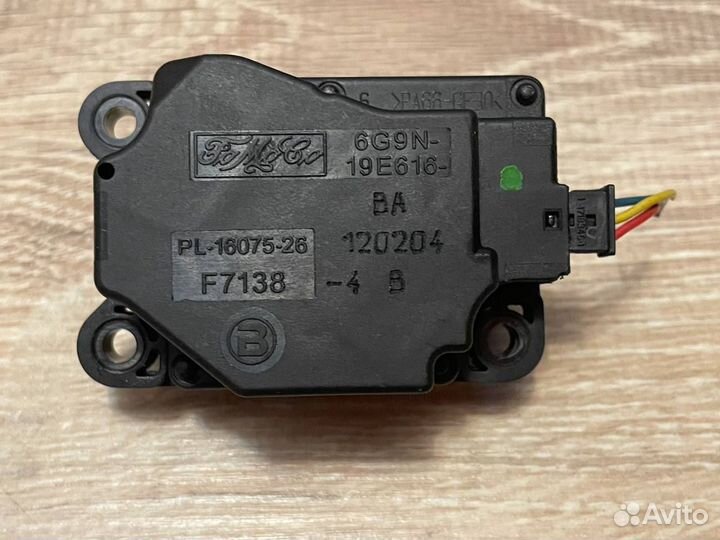 Моторчик заслонки печки Volvo S60