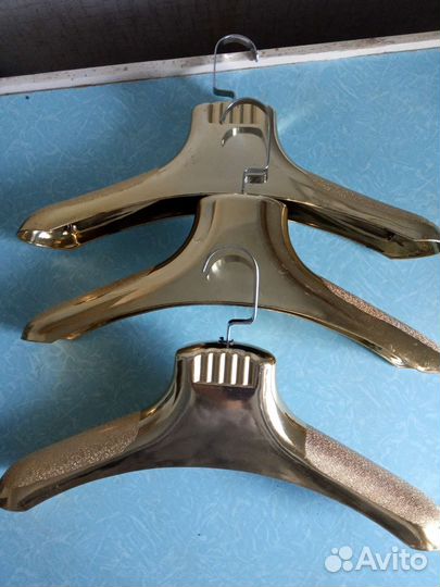 Вешалки плечики