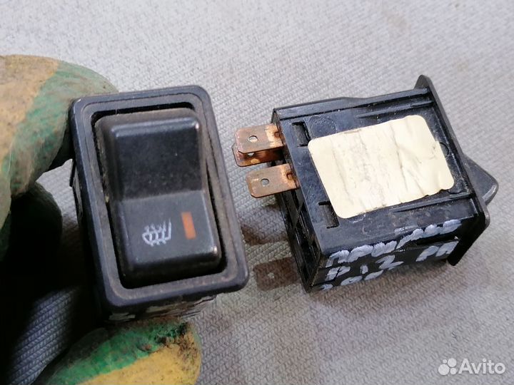 Кнопка обогрева сидений Nissan Primera P12 2003