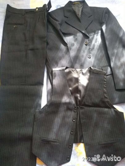 Школьный костюм