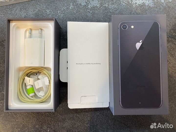 iPhone 8, 64 ГБ