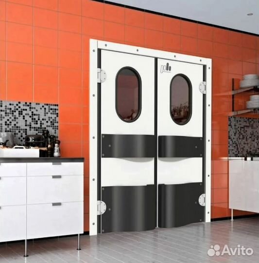 Дверь маятниковая влагостойкая