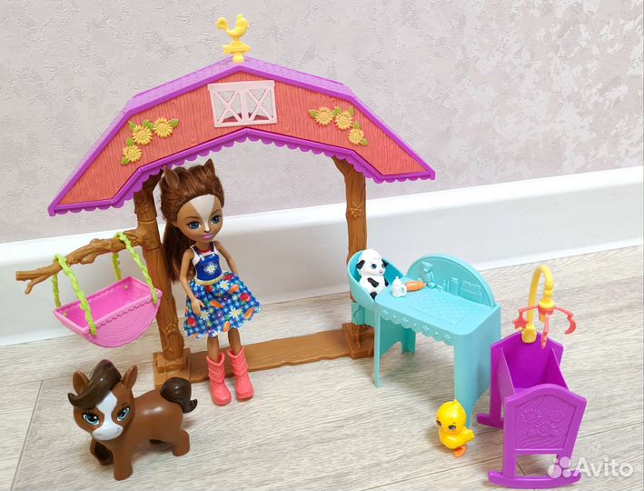 Энчатималс звериная ферма.Кукольный набор. Лошадка