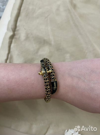 Браслет guess
