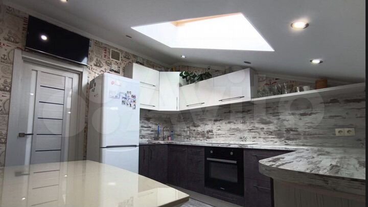 2-к. квартира, 53 м², 10/10 эт.