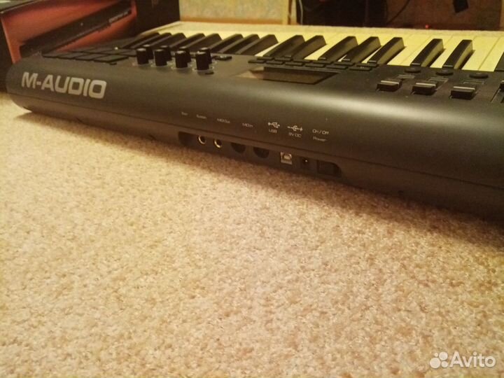 Midi-клавиатура M-audio axiom 49 mkii