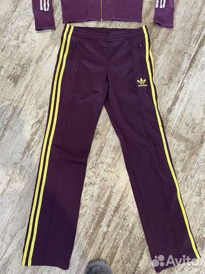 Спортивный костюм adidas