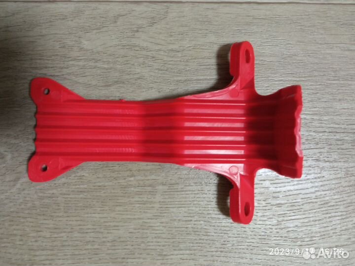 Фиксатор подвески трехколесного самоката