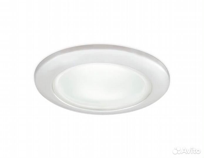 Светильник металлический и стеклянный для ванной