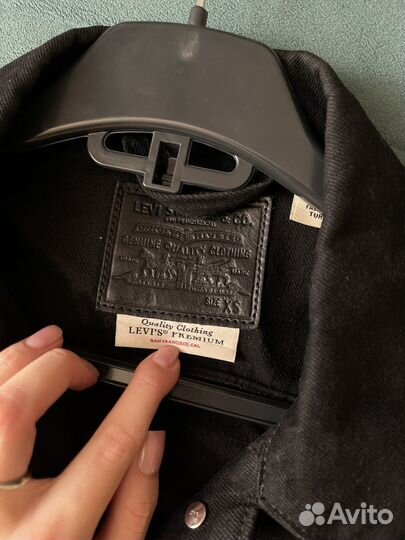 Джинсовка levis черная XS