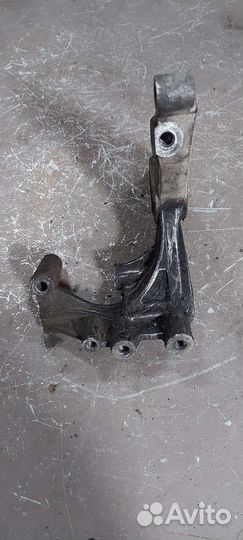 Кронштейн крепления генератора Cadillac SRX