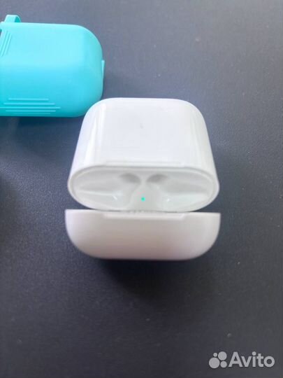 AirPods 1 поколения