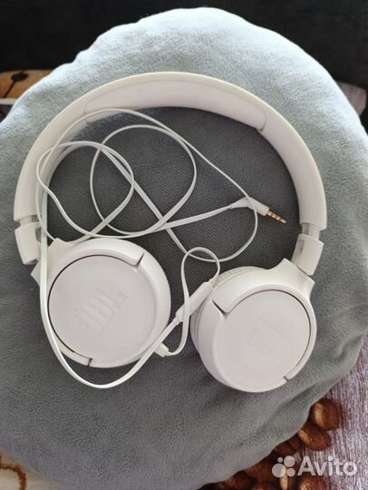 Проводные накладные наушники JBL tune 500