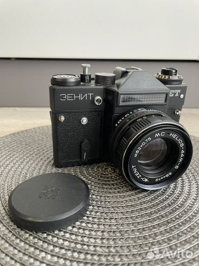 Плёночный фотоаппарат Зенит