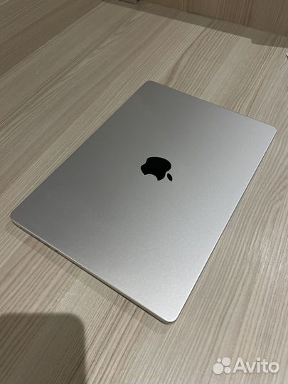 Apple macbook pro 14 M1 Pro 16 gb 1 tb