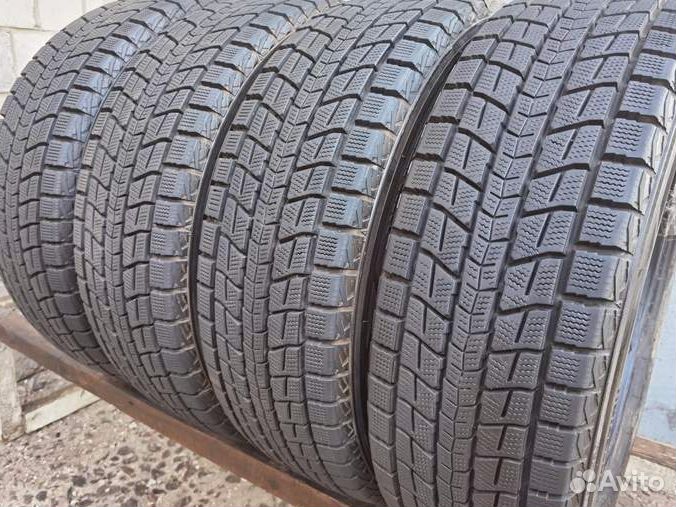 Dunlop Winter Maxx SJ8 215/60 R17 96Q