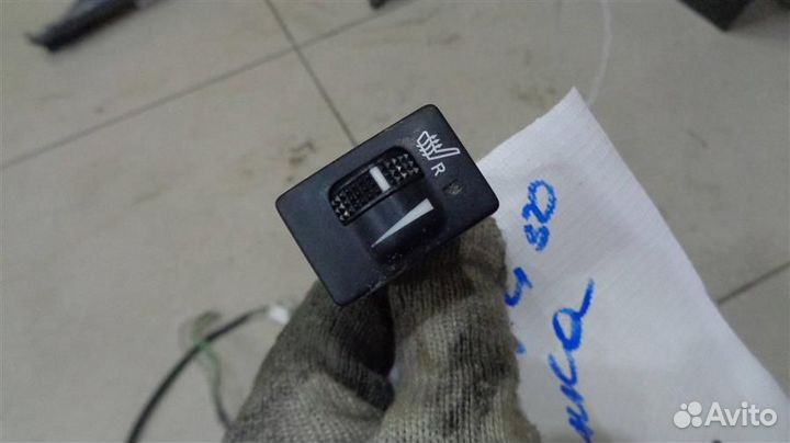 Кнопка обогрева сидений передняя правая Toyota Ca