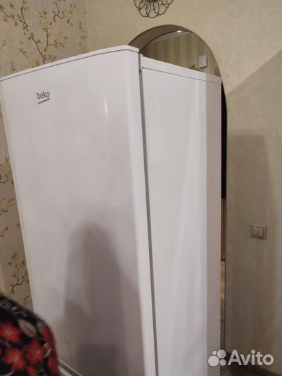 Холодильник 180 см beko CS328020 на запчасти