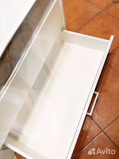 Кровать с матрасом