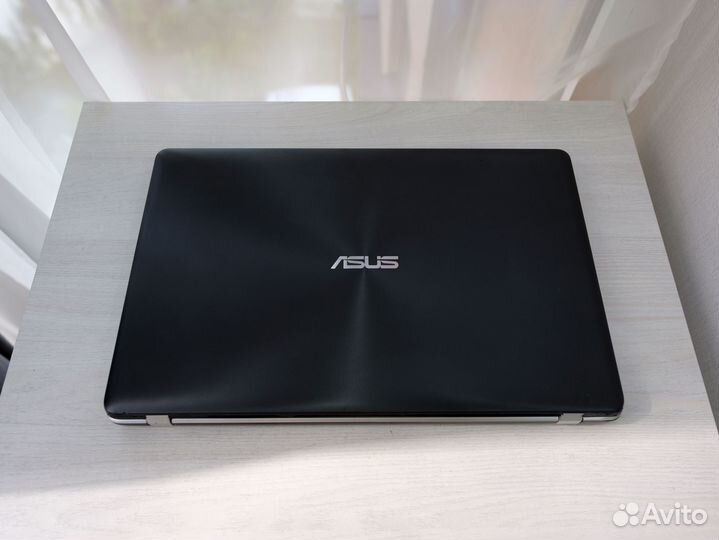 Игровой ноутбук Asus 17 дюймов (Core i7)
