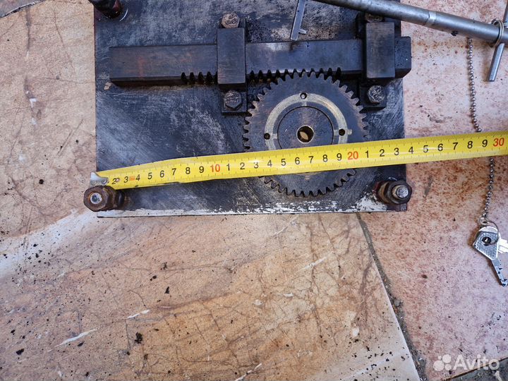 Замок гаражный накладной