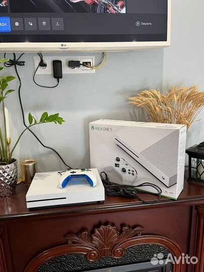 Xbox one s 1tb +400 игр