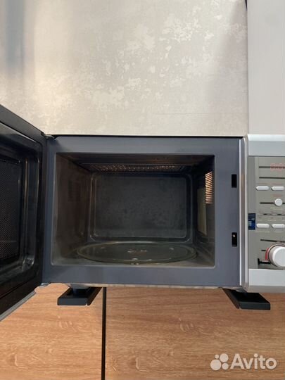 Микроволновка bork W521