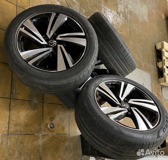Колеса vw Touareg III Nevada r20 original+Pirelli