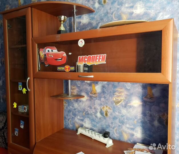 Школьный уголок - компьютерный стол