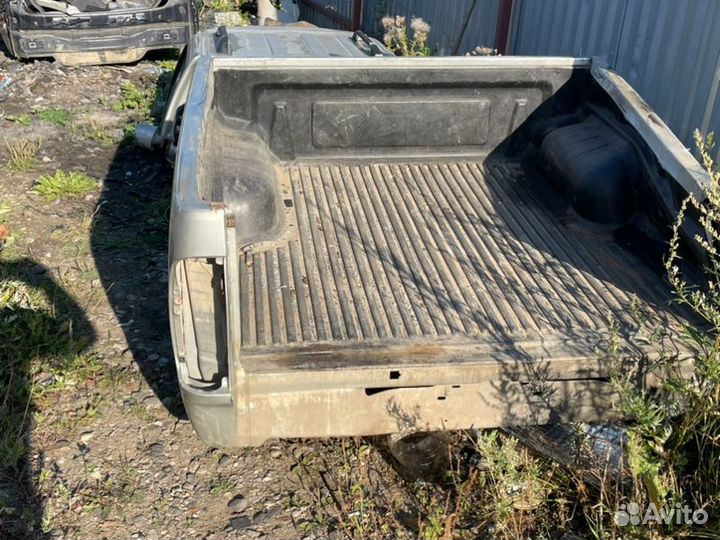 Крыло заднее левое Toyota Hilux