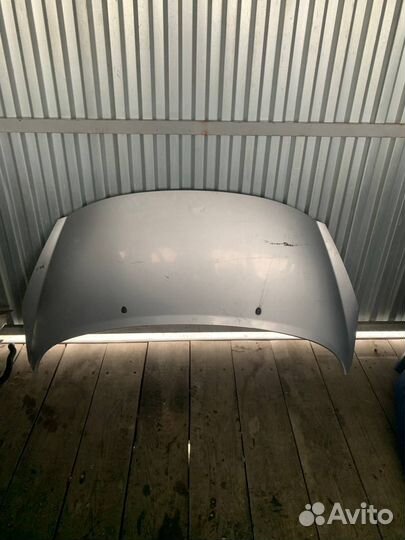 Kапот Пежо 207