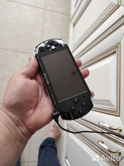 Sony PSP 3008 прошитая 64 игры