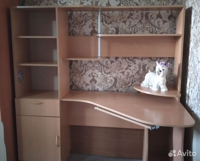 Письменный стол