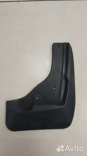 Брызговик передний правый Toyota RAV4