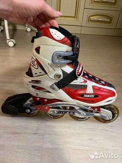 Роликовые коньки