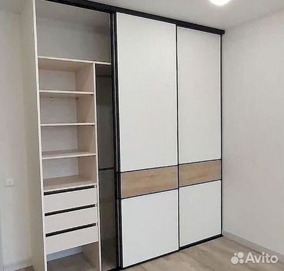 Черный шкаф