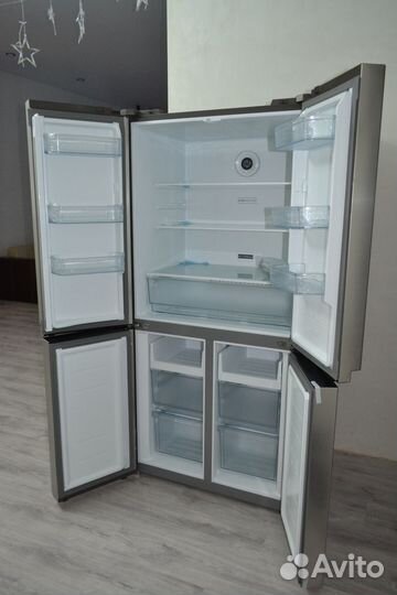 Новый холодильник многодверный серебристый
