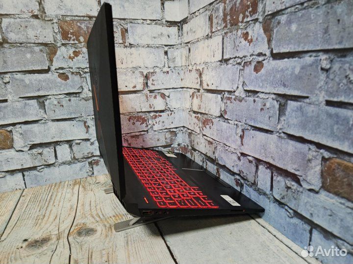 Игровой HP omen GTX1650-4GB/I5-9300/512GB SSD/8GB