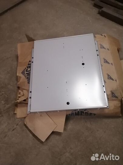 Светильник потолочный встраиваемый