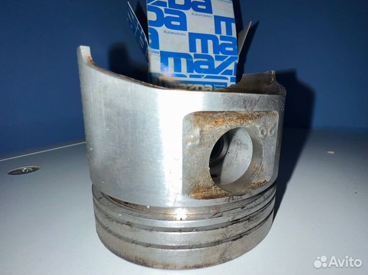 Поршень от Mazda 323