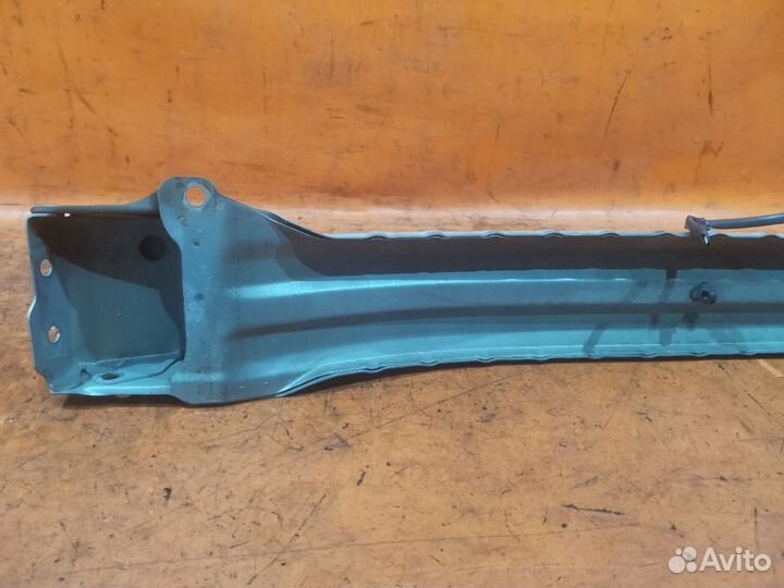 Усилитель бампера передний Mitsubishi Grandis NA4W