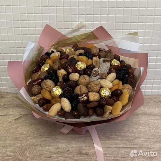 Букеты из сухофруктов и орехов