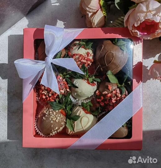 Клубника в шоколаде, сладкие букеты