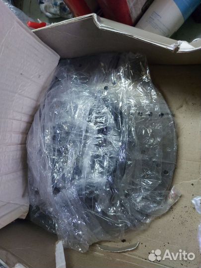 Передние тормознве диски audi 100 c4