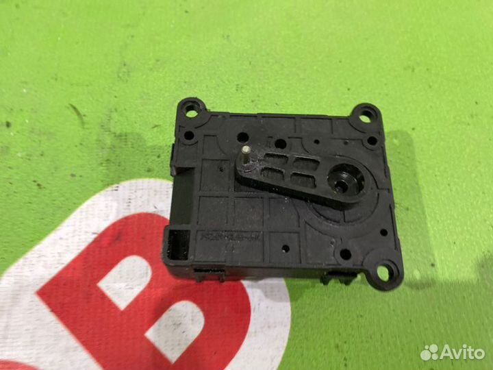 Моторчик заслонки отопителя Kia Sportage 2 2.0