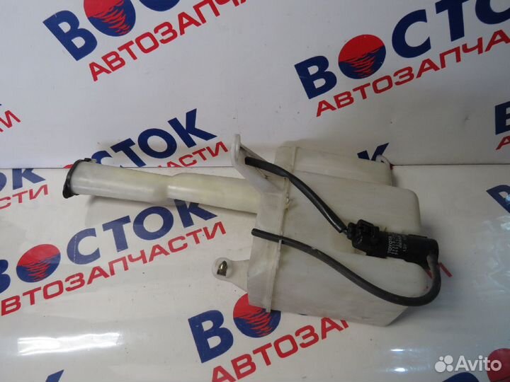 Бачок омывателя toyota crown GS151, JZS151, JZS153
