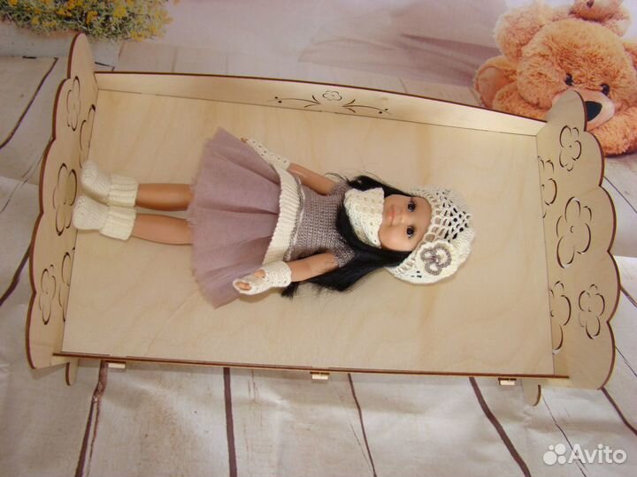 Кукольная кроватка для пупсов